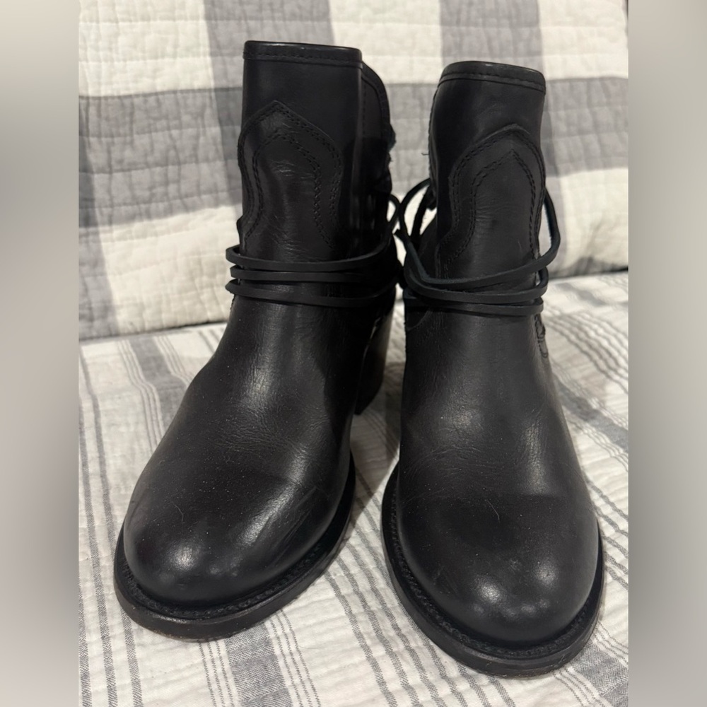 EUC- Freebird by Steven Casey Black Leather Low Boots. Size 8. - Picture 2 of 5